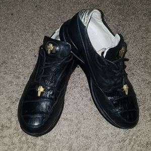 Mauri men's black shoes w gold gator emblem